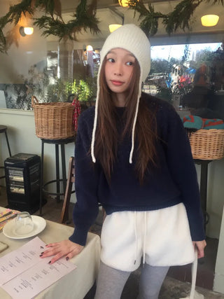 Daily Delicate Fit Knit Ivory & Navy – Winter Vibes Punching Details