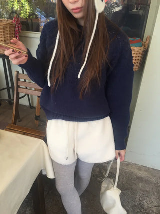 Daily Delicate Fit Knit Ivory & Navy – Winter Vibes Punching Details