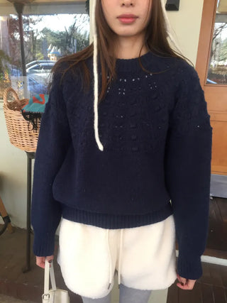 Daily Delicate Fit Knit Ivory & Navy – Winter Vibes Punching Details
