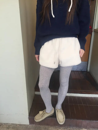 Cozy, fluffy sherpa shorts Winter daily effortless chic look