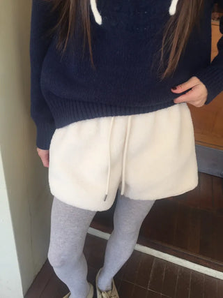 Cozy, fluffy sherpa shorts Winter daily effortless chic look