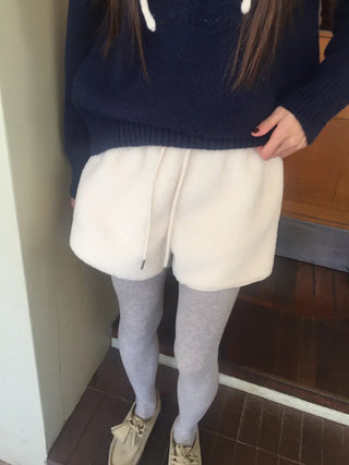 Cozy, fluffy sherpa shorts Winter daily effortless chic look