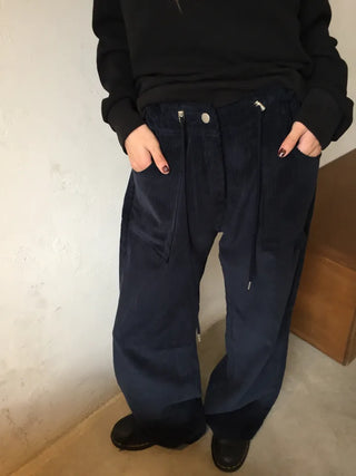 Hip corduroy wide-leg pants Street style effortless chic daily look