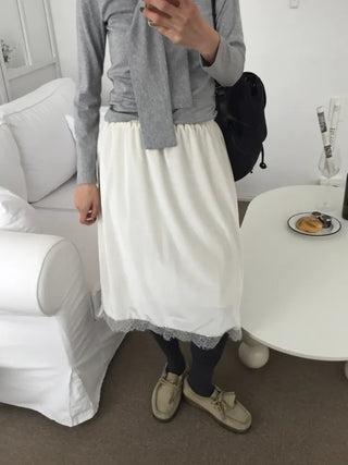 Delicate fit lace hem polyester skirt