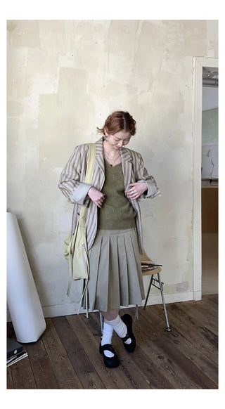 lace-up pleated skirt