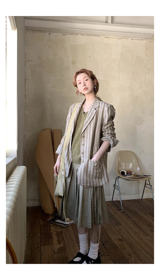 lace-up pleated skirt