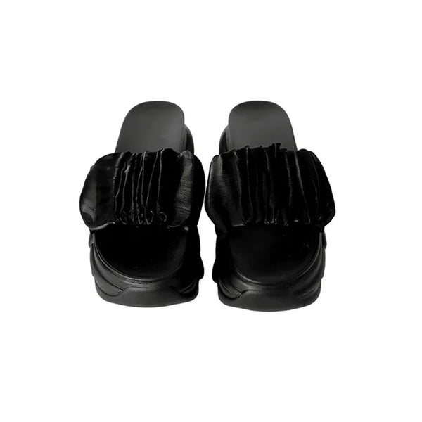 SHINY SEE-THROUGH SHIRRING WIDE HOOP HIP SLIPPERS