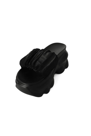 SHINY SEE-THROUGH SHIRRING WIDE HOOP HIP SLIPPERS