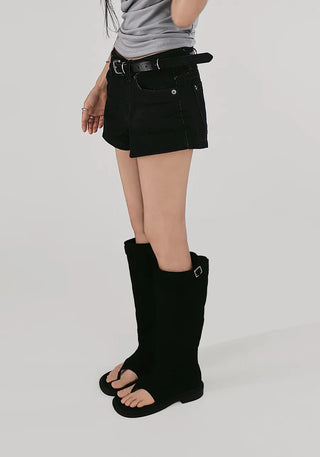 CHEEK HOT BLACK JEANS DENIM SHORTS