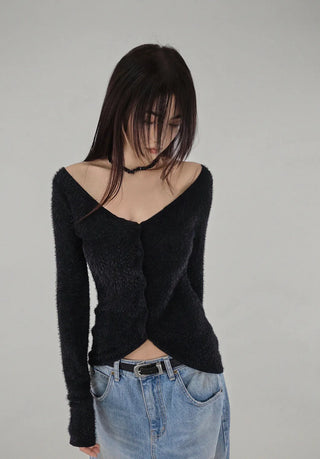 Y BLACK HAIR WIDE NECK SLIT BUTTON FUR CARDIGAN