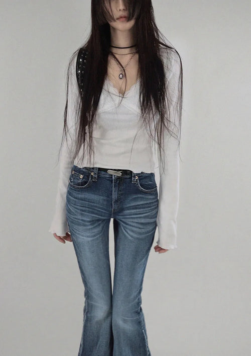 CITY LACE SLIT V-NECK T