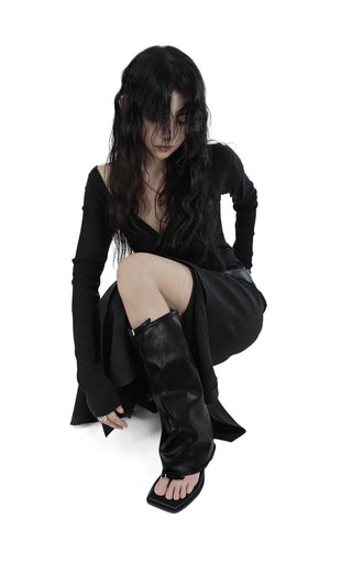 BODY LINE V-NECK KNIT CARDIGAN Body cut line V-neck ribbed knit cardigan