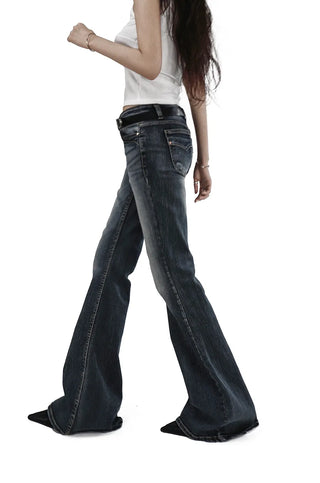 Den Low Waist Curve Pocket Edge Bootcut Denim Jeans