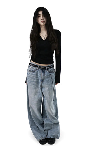 LEAD INCISION LINE V-NECK BASIC TOP