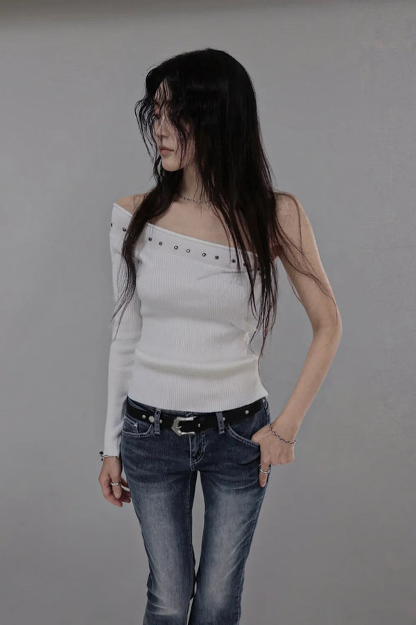 LUMINOUS STUD TWO-WAY ONE OFF-SHOULDER KNIT TOP