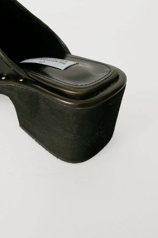 Gradient studded block heel mule