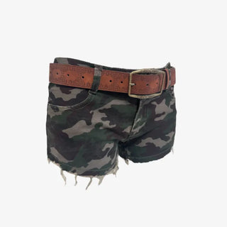 Low rise camo pattern shorts + vintage belt set