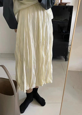 Mid-length pleated skirt