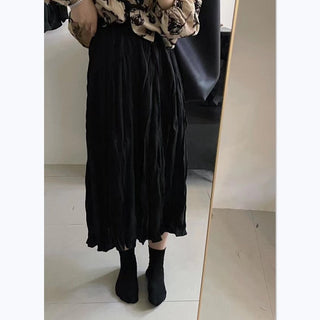 Mid-length pleated skirt