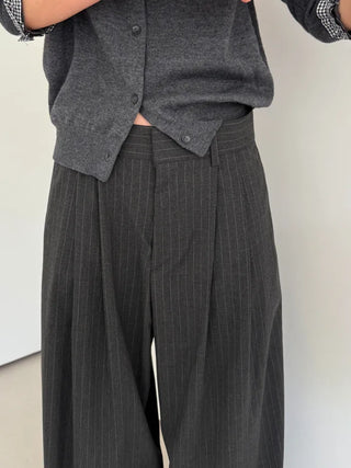 classic two tuck slacks