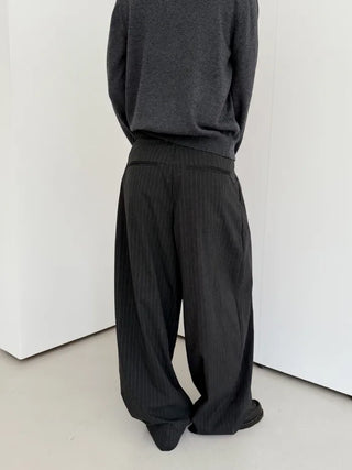 classic two tuck slacks