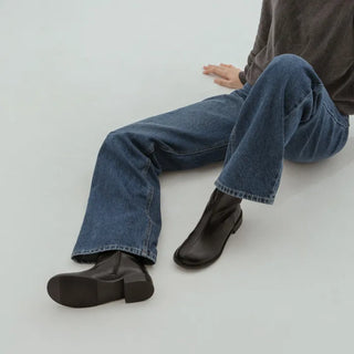 Button round-toe flats short boots 3cm