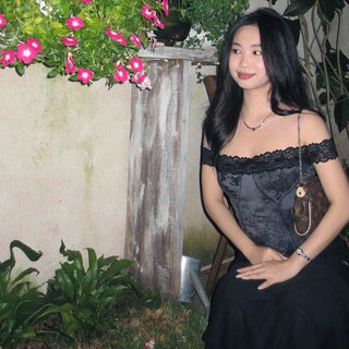 Hot girl lace stitching short top