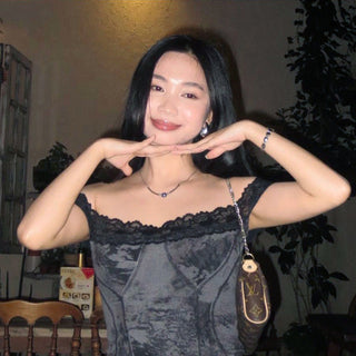 Hot girl lace stitching short top