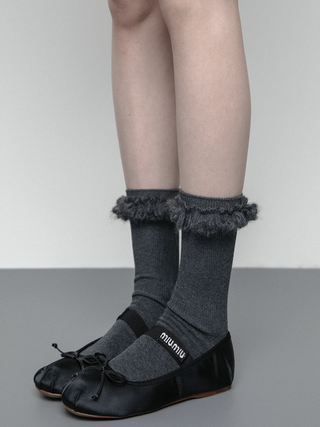 Curled pattern socks