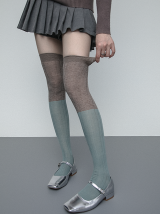 Contrast knee socks