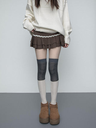 Contrast knee socks