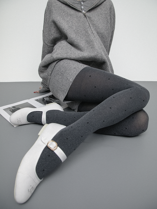 Smoky dot pantyhose