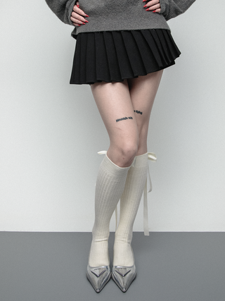 Satin bow socks