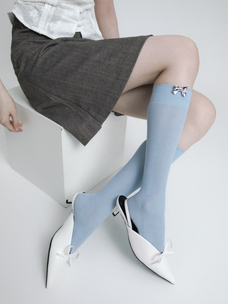 Electroplated silver bow knee-length sockss