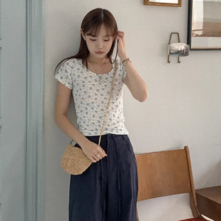 Ribbed Flower U-Neck T-Shirt