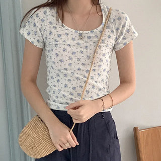 Ribbed Flower U-Neck T-Shirt