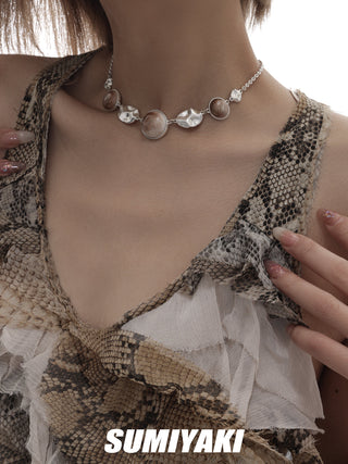 Oil painting retro button necklace