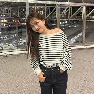Striped off-shoulder sweatshirt