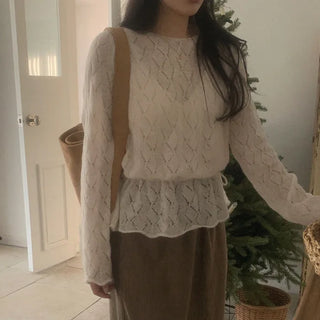 Wave Ribbon Punching Knit