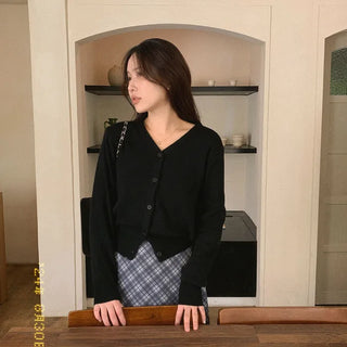 Chelsea V-neck cardigan