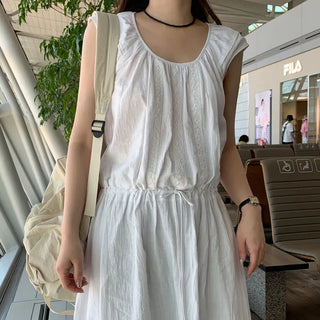 Sleeveless long dress