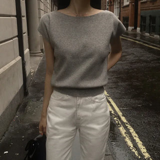Slim boat neck knit