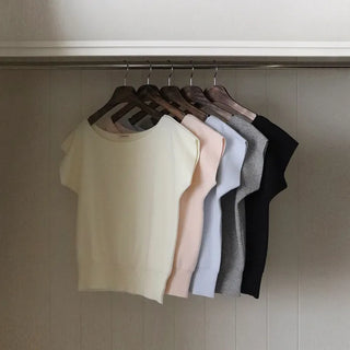 Slim boat neck knit