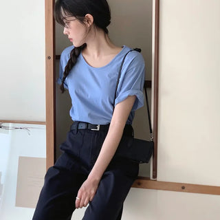 U-neck T-shirt - 7 colors