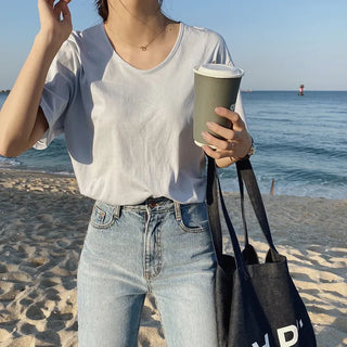 U-neck T-shirt - 7 colors