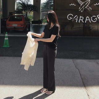 U-neck T-shirt - 7 colors