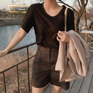 U-neck T-shirt - 7 colors