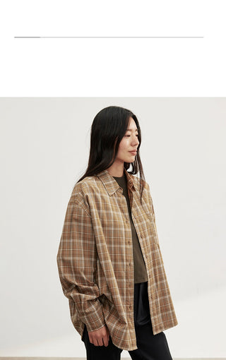 contrast plaid shirt