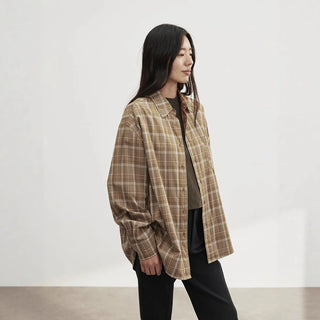 contrast plaid shirt