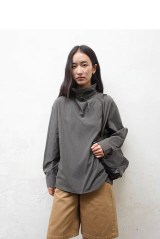 reverse collar shirt